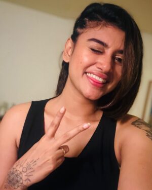 Oviya Instagram - 