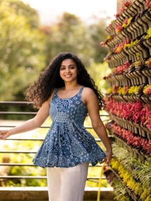 Padeni Kumar Instagram - When I only wear smile as my makeup, Glow automatically comes and makes my confidence “Shine”
.
Pc: @shutter_freakz 
Costume: @driya.dressify 
Place: @lushgreenofficial 
#ootd #instamood #instafashion #love #crazy #fun #curly