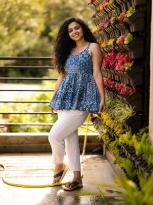 Padeni Kumar Instagram - When I only wear smile as my makeup, Glow automatically comes and makes my confidence “Shine”
.
Pc: @shutter_freakz 
Costume: @driya.dressify 
Place: @lushgreenofficial 
#ootd #instamood #instafashion #love #crazy #fun #curly