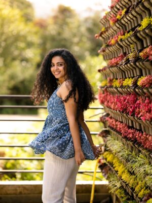 Padeni Kumar Instagram - When I only wear smile as my makeup, Glow automatically comes and makes my confidence “Shine”
.
Pc: @shutter_freakz 
Costume: @driya.dressify 
Place: @lushgreenofficial 
#ootd #instamood #instafashion #love #crazy #fun #curly
