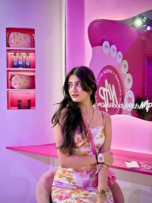 Palak Bharti Instagram - Living my soft girl fantasy at Nykaaland 🌸 🫧✨
#nykaaland