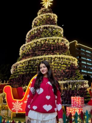 Palak Bharti Instagram - When your outfit matches the Christmas mood 🎄