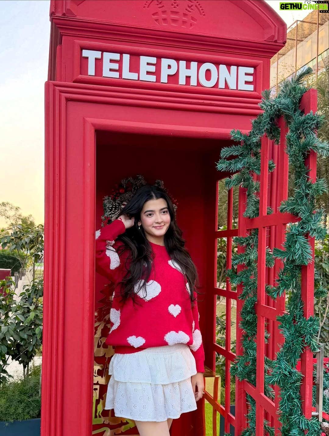 Palak Bharti - 26.3K Likes - When your outfit matches the Christmas mood 🎄