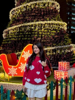 Palak Bharti Instagram - When your outfit matches the Christmas mood 🎄