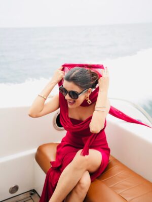 Pallak Yadav Instagram - - May we all experience the plot twists we deserve 😮‍💨 Happy New Year guys 🪭

Wearing @missmosaofficial