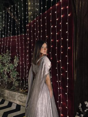 Pallak Yadav Instagram - - “Hath nahi chodhna Sath nahi Chodhna” We promised to never let go of each other, and that’s exactly what we’re living by. This is the promise we continue to keep.
Congratulations Jay & Harshala ♥️
Trust me everyone, this is the happiest I’ve ever seen him. He’s never been this happy, not even after winning the show 😮💨 Love truly does wonders 🥹🧸
Wishing you both a lifetime filled with love, laughter, understanding, and togetherness. May your married life be as beautiful and joyful as this moment, always. 🫶🏻
Missed you @shivamsharmatic !! BOOMBAAM 💥
PS - I’m so sorry for getting personal, but mujhe jaldi bua banao I didn’t know the dress code. I also want to wear a Paithani 😭 @jaydudhaneofficial 🥲🍕