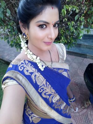 Pallavi Ramisetty Instagram - Some dear #flashback 2016
Google helped me revisit 🫶

Beautiful memories ~ throwback ~ 2016 ~ 10yearsago ~ shootdays ~ adadhe adharam ~ attarintiki dharedi ~ hardwork ~ etv ~ family ~ love ~ mydearmemories 🌱 #trending #Instagram