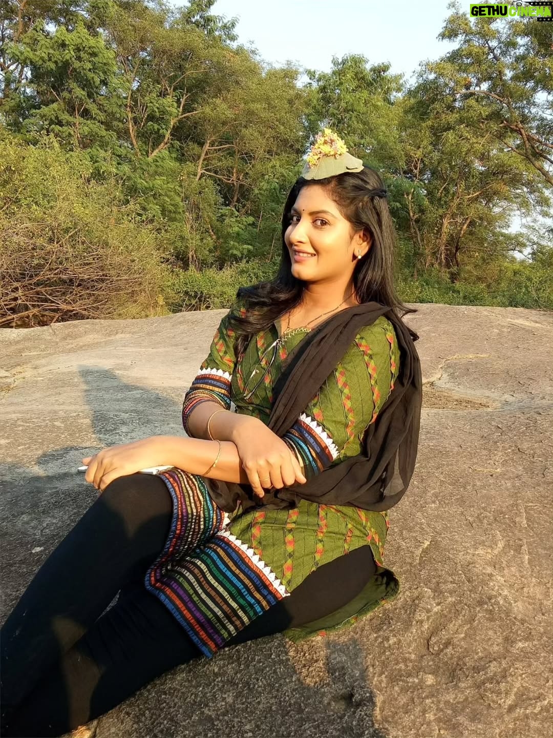Pallavi Ramisetty - 14.1K Likes - Some dear #flashback 2016
Google helped me revisit 🫶

Beautiful memories ~ throwback ~ 2016 ~ 10yearsago ~ shootdays ~ adadhe adharam ~ attarintiki dharedi ~ hardwork ~ etv ~ family ~ love ~ mydearmemories 🌱 #trending #Instagram