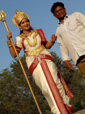 Pallavi Ramisetty Instagram - Some dear #flashback 2016
Google helped me revisit 🫶

Beautiful memories ~ throwback ~ 2016 ~ 10yearsago ~ shootdays ~ adadhe adharam ~ attarintiki dharedi ~ hardwork ~ etv ~ family ~ love ~ mydearmemories 🌱 #trending #Instagram
