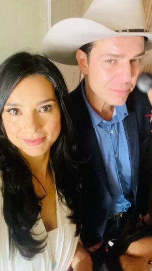 Paola Rey Instagram - Aquí el momento en el que estábamos grabando la ultima escena de @pasiondegavilanes 2 junto a @juanbaptistad 🥰 Gracias a todos por tanto cariño 🥰 #JimenaElizondo #OscarReyes @telemundo