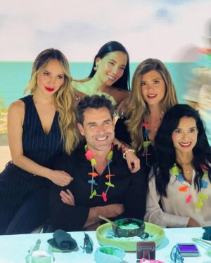 Paola Rey Instagram - Muchas gracias @infinitekparis_col por la invitación al lanzamiento de #cristalrose 🩷 @luisafernandaw @pipebueno @novoarafael @danielatapiaoficial @zulmarey @mclmanager