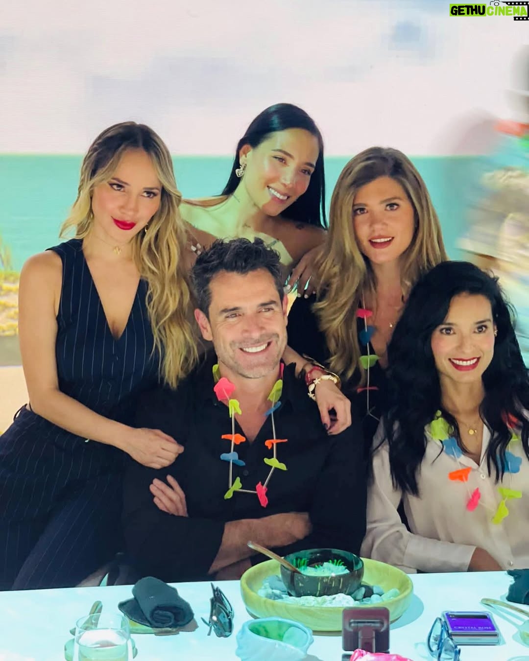 Paola Rey - 51.7K Likes - Muchas gracias @infinitekparis_col por la invitación al lanzamiento de #cristalrose 🩷 @luisafernandaw @pipebueno @novoarafael @danielatapiaoficial @zulmarey @mclmanager