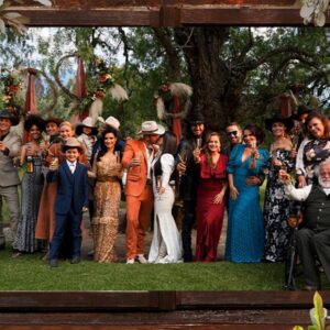 Paola Rey Instagram - Hoy se emitió el último capítulo de @pasiondegavilanes 2 en @telemundo 🥰 Gracias a todos los que hicieron posible esta segunda temporada! Gracias a la cadena @telemundo @karenbarroeta @haroldsanchez5117 @cmoproduccionessas @anavitrola #ClaraMaria a los libretistas #IvanMartinez #JulioJimenez a mis directores @rodrigotrianadirector @vega.camilo #SergioOsorio, a todo el espectacular equipo detrás de cámara, profesionales y maravillosos Todos!!! Los adoro 🥰😘😍 gracias a mis nuevos compañeros de set! Fue un placer compartir con todos @yare_santana_ @valeria_caicedo99 @juanmarpo @sebastianosmer @katherineporto_ @alejandrolopeztv @bernardofloresmx @soy.camilarojas @jeronimocantillo @germanquinterol @eltatabedoya @jacobomontalvomodel @christopher.v2406 y muchos mas! Y en especial Gracias y que lindo reencuentro con todos mis Gavilanes de la primera temporada!!! Los adoro a todos 🥰❤️ @juanbaptistad @mariocimarro @michel123brown @natashaklauss27 @dannagarciao @kristililley @capacho_gonzalezg @zharickleonactriz
Y GRACIAS a TODOS los FANS #pasiondegavilanes porque esto es GRACIAS a Ustedes!!! Los adoro 🥰❤️😘 Gracias a mi @mclmanager eres la más! 🥰 te adoro 🥰😘
#JimenaElizondo #PaolaRey #pasiondegavilanes2
