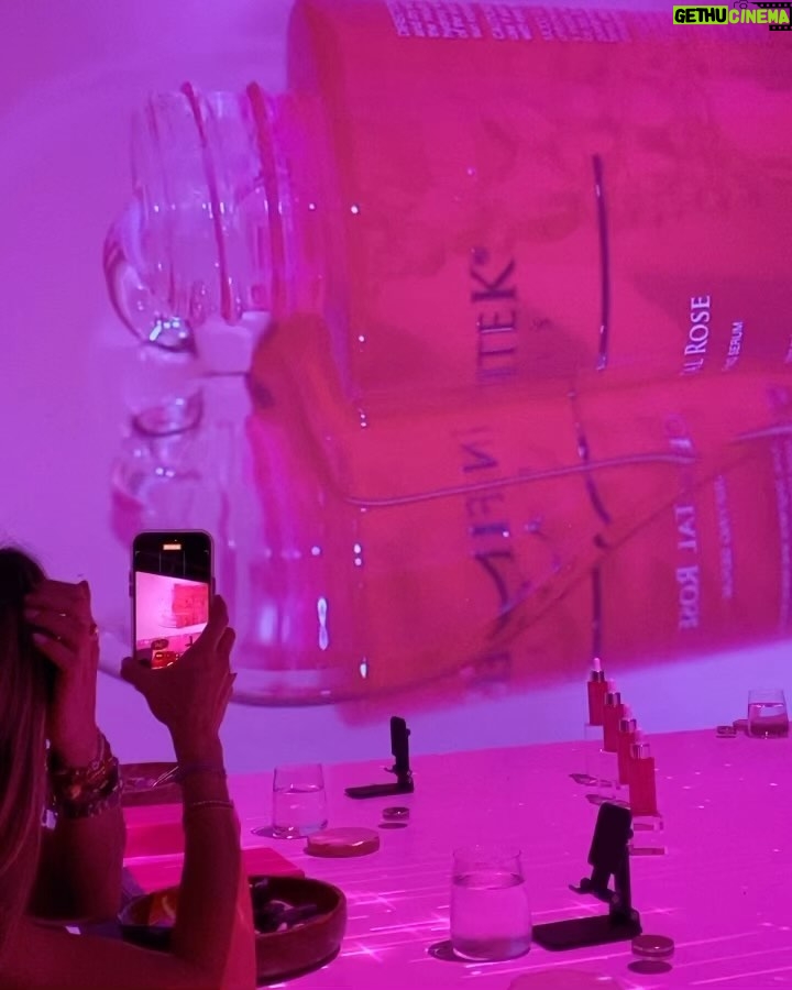 Paola Rey - 51.7K Likes - Muchas gracias @infinitekparis_col por la invitación al lanzamiento de #cristalrose 🩷 @luisafernandaw @pipebueno @novoarafael @danielatapiaoficial @zulmarey @mclmanager