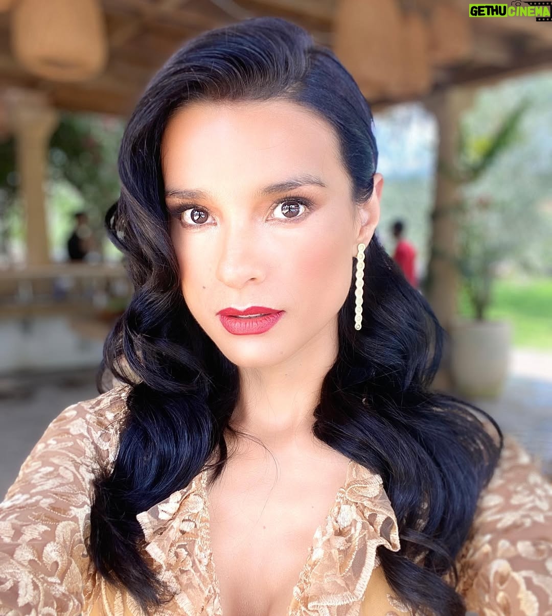 Paola Rey - 51.4K Likes - «Tu mayor virtud debe ser profesar amor y paz a aquellos que te rodean». Buda 

Una feliz y amorosa semana! #losquiero 🥰😘💓 Makeup @lanegra7000
