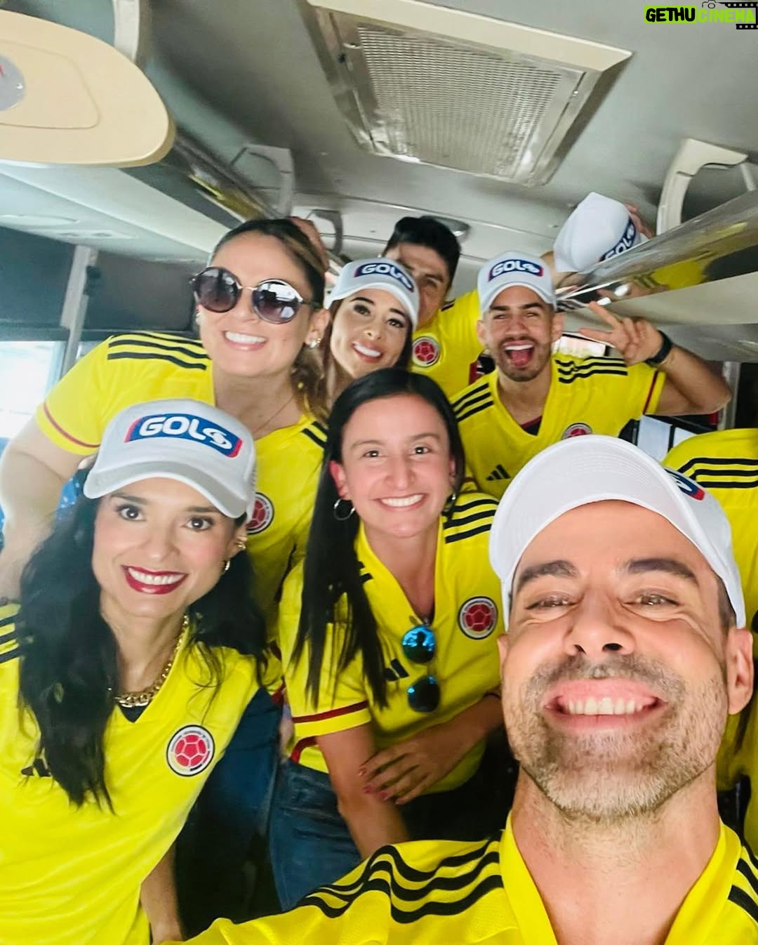 Paola Rey - 89.6K Likes - Hoy #tbt❤️ con @golcaracol apoyando a mi @fcfseleccioncol !!! 
@natashaklauss27 @esparzaemmanuel @danielahenao10 @kevinburyoficial @manuelat7 @caracoltv @pabloaaponte @caracoltv 
#seleccioncolombia #colombia ❤️❤️❤️
