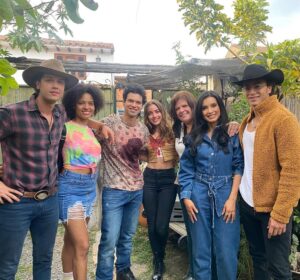 Paola Rey Instagram - Gente talentosa y buenas personas con las que compartí el set en @pasiondegavilanes 🥰 Chicos me encantó trabajar con todos! Ojalá nos reencontremos pronto! 🥰😘❤️ @telemundo @juanmarpo @valeria_caicedo99 @eltatabedoya @yare_santana_ @capacho_gonzalezg @sebastianosmer @cmoproduccionessas @mclmanager #JimenaElizondo #PaolaRey