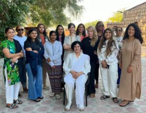 Pardis Ahmadieh Instagram - ♥️🌏♥️
این ما هستیم 
از همه جا
ولی
قلب‌هامون با هم
♥️🤝🏼♥️
___________________
This is us
from every where
but
hearts together
♥️🤝🏼♥️

#vipassana