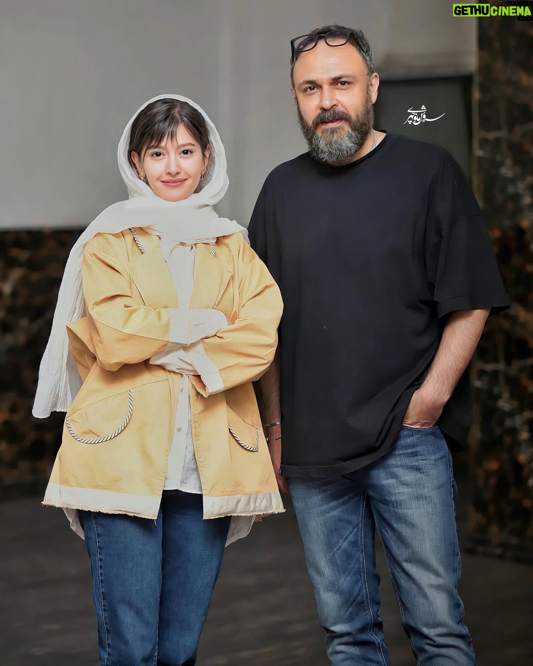 Pardis Ahmadieh - 247.2K Likes - 🤍
قصه همیشه تکرار
هجرت و هجرت و هجرت 

دلم برای عشقی که همه این مدت بهمون دادین تنگ میشه مردم نازنین ایران زمین
😭
دستبوس‌تون هستم❣️

📷 @soroushmn_ 🙏🏼🌟

#قسمت_اخر_پوست_شیر
