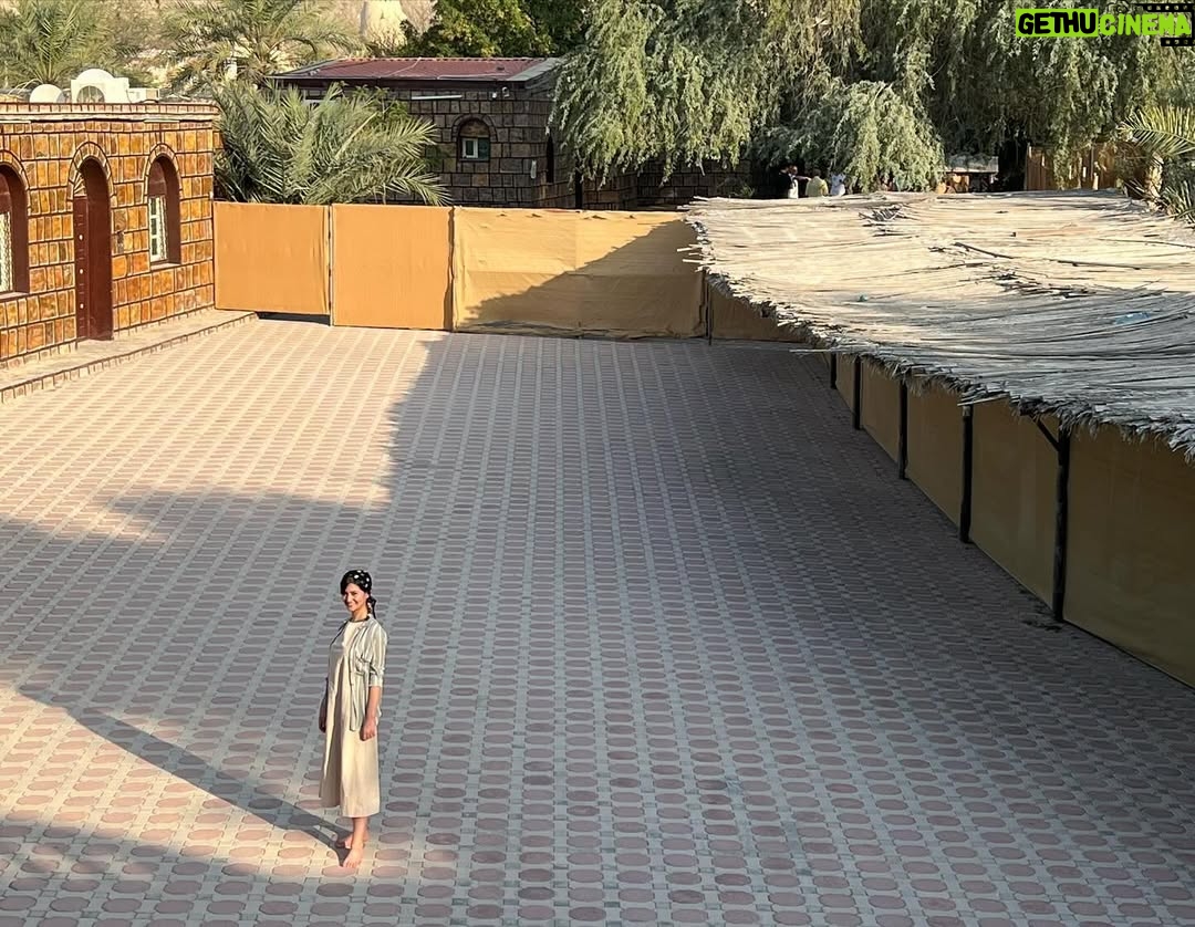 Pardis Ahmadieh - 39.8K Likes - ♥️🌏♥️
این ما هستیم 
از همه جا
ولی
قلب‌هامون با هم
♥️🤝🏼♥️
___________________
This is us
from every where
but
hearts together
♥️🤝🏼♥️

#vipassana