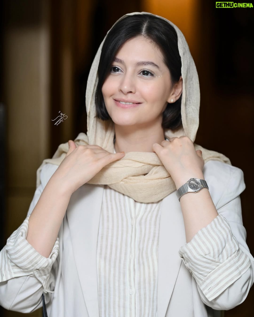 Pardis Ahmadieh - 50.4K Likes - با شماست که جون میگیریم🧡

#اکران_مردمی_پول_پارتی#لوتوس_مال_نازي_اباد 

📷 1 @soroushmn_ 🌟
📷 2 @rouhollah_hz_artworks 🌟