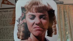 Parker Posey Instagram - “ha! what if life imitated art ?!” which reminds me … of the great art i’ve seen over these past months, Victoria-inspired and otherwise … i am so happy for my old fans and now new ones … and fans in general, because it’s hot out and they’re fabulous.
I’m a Nellie Olson fan!