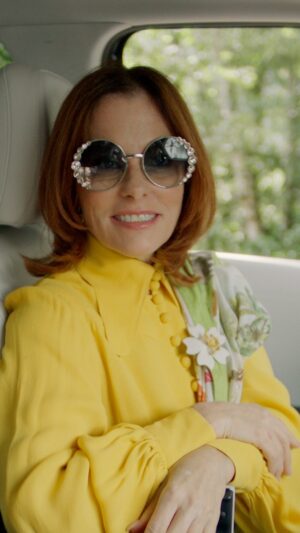 Parker Posey Instagram - What do I keep in my Hyundai PALISADE? Lots of fabulous things 😉
