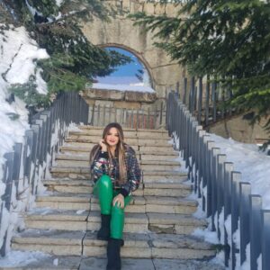 Pascale Machaalani Instagram - #أحد_مبارك للجميع احلى شي #الطقس #الحلو مع #الثلج هيدا #لبنان #لبنان_الحلو #عيشوا_حياتكم #حبك_مئذي #باسكال_مشعلاني #باسكال_مشعلاني_٢٠٢٣#pascalemachaalani #lebanon #faqra #faraya #snow #sunday #february