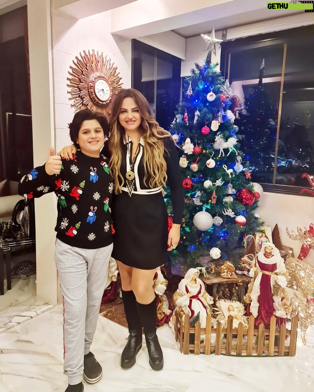 Pascale Machaalani - 15.7K Likes - #ميلاد_مجيد ما في احلى من جمعة #العائلة #ضحك #اغاني #محبة #لبنان #آدما #باسكال_مشعلاني #merrychristmas ##merrychristmas #2022#
