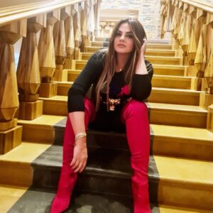 Pascale Machaalani Instagram - #أحد_مبارك للجميع احلى شي #الطقس #الحلو مع #الثلج هيدا #لبنان #لبنان_الحلو #عيشوا_حياتكم #حبك_مئذي #باسكال_مشعلاني #باسكال_مشعلاني_٢٠٢٣#pascalemachaalani #lebanon #faqra #faraya #snow #sunday #february