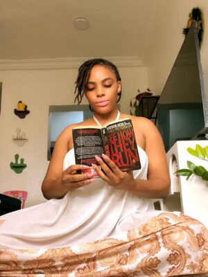 Paschaline Alex Instagram - Lost in a good book and even better peace 📚🤍