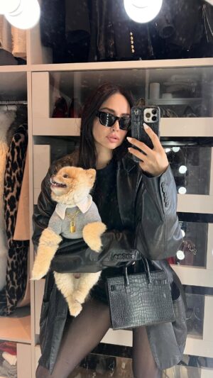 Patricia Contreras Instagram - Updates in Paris 🩰🤎💫
On valide ce look
#contentcreator #luxurylifestyle #founder #beautybrand #luxuryplaces