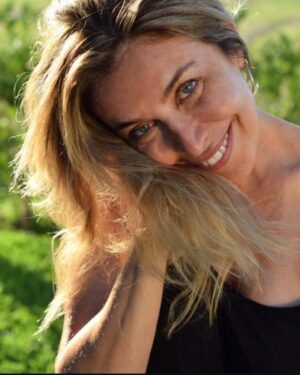 Patricia Viggiano Instagram - -Llegar a los 60 (tengo 64 y no cumplo años hablo de los 60 en general) es un despertar suave y poderoso
-Entendes lo q vale tu tiempo… cuidas tu energía como un tesoro
- Te rodeas de quienes suman y te permitís disfrutar sin explicaciones
-Es la edad donde la experiencia se vuelve sabiduría
- La calma se vuelve prioridad y vos tu mejor elección
-Los 60 no traen límites traen claridad, liviandad y libertad
Pásenlo lindo!!😊✨😘