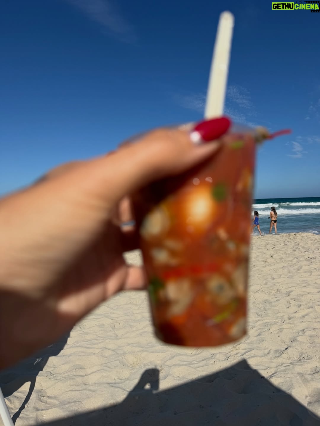 Paula Bevilacqua - 10.5K Likes - “Cuando estás frente al mar, no tienes que buscar la tranquilidad... ella simplemente te encuentra”

Amo los días en lo que estamos conectados por una libertad que solo la playa sabe darnos, es el aire que acompaña la brisa y las olas que son capaces de alejarnos de todo lo que perturba ! 

#playa #familia #amor