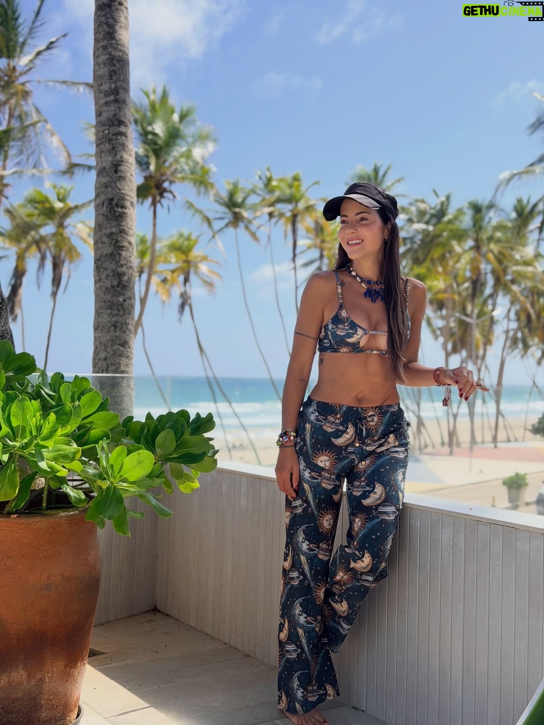 Paula Bevilacqua - 10.5K Likes - “Cuando estás frente al mar, no tienes que buscar la tranquilidad... ella simplemente te encuentra”

Amo los días en lo que estamos conectados por una libertad que solo la playa sabe darnos, es el aire que acompaña la brisa y las olas que son capaces de alejarnos de todo lo que perturba ! 

#playa #familia #amor
