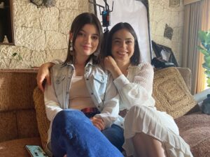 Paula Castaño Instagram - Wow cuantos mensajes me han llegado por el estreno de María La Caprichosa por @netflix. Gracias de verdad por tanto cariño y por ver las historias que hacemos con tanto amor para ustedes. Contar la historia de María es Justo y necesario y @paolagonzaleztv y @karent.hinestroza dejan la piel en este personaje! Tremendas!!! 
Felicidades a todo el combo. 
@caracoltv @cubanacub @daniel_arenass Rafael Martínez @paolaamorenoe @indhiraserrano @juliandiazactor @barbara_perea @saraigram @oscartsanchez @elsergioherrera @kalom_films entre muchos otros!!!
@armonikadigital 🫶