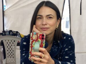 Paula Castaño Instagram - Wow cuantos mensajes me han llegado por el estreno de María La Caprichosa por @netflix. Gracias de verdad por tanto cariño y por ver las historias que hacemos con tanto amor para ustedes. Contar la historia de María es Justo y necesario y @paolagonzaleztv y @karent.hinestroza dejan la piel en este personaje! Tremendas!!! 
Felicidades a todo el combo. 
@caracoltv @cubanacub @daniel_arenass Rafael Martínez @paolaamorenoe @indhiraserrano @juliandiazactor @barbara_perea @saraigram @oscartsanchez @elsergioherrera @kalom_films entre muchos otros!!!
@armonikadigital 🫶