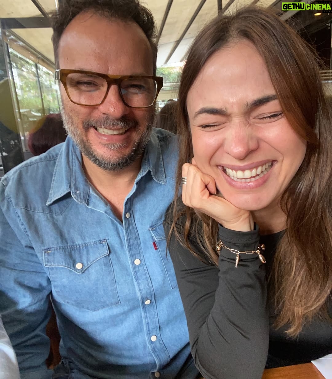 Paula Castaño - 1.8K Likes - Sabía! Lo sabia! Y llegó por fin el día que sabía que llegaría, el día de decir: Todo ha valido la pena. 
¡Gracias a la vida por un año más! 🥳
 
Pd: Y a los que cumplen el 31 como yo: ¿Qué locura no? 
Feliz año para todos!!!