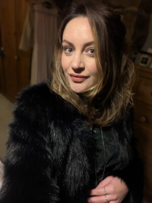Paula Lane Instagram - ⭐A little life lately⭐

As we gear up for a big family change I'm embracing these next few special days and feeling truly grateful to have been blessed with this pregnancy. It has flown by but in a beautiful way 💙 

1. Out for a curry with @beckywildtv (although we didn't get a pic!) this one has made me laugh out loud all year and I know we will create something special together in the next year #manifest

2.BUMP 

3. A new set of wheels @myjoolz - the amazing @mumandme_app has helped me endlessly at this last stage knowing exactly what would benefit us as a busy household 

4.Self Tape - my fab agent @gardnerherrity surprised me with this one!

5.Walkies 

6. Birthing pool from @gentle_births has arrived. I've had two previous homebirths all born in the same room!

7. Went to see the Muppets Christmas Carol because Tis the season to be jolly! 🎄