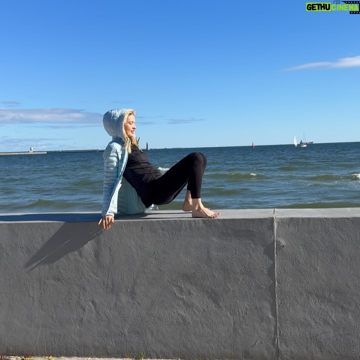 Paulina Gałązka - 1.3K Likes - @zwierciadlo_miesiecznik 
Bardzo dziękuję za wywiad i sesję! 
na 
@fpffgdynia 2025 

„Zwierciadło” pamiętam sprzed 20 lat, wydawałam kieszonkowe na każdy nowy numer 🥹

PS: dziękuję też @tomaszschuchardt za piękne słowa 🐾