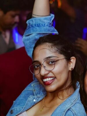 Pavithra Gowda Instagram - I kinda liked my “this glasses Era😎” 
Did you?

#pavigowda♥️ 
#instagram 
#foryou 
#single