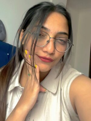 Pavithra Gowda Instagram - I kinda liked my “this glasses Era😎” 
Did you?

#pavigowda♥️ 
#instagram 
#foryou 
#single