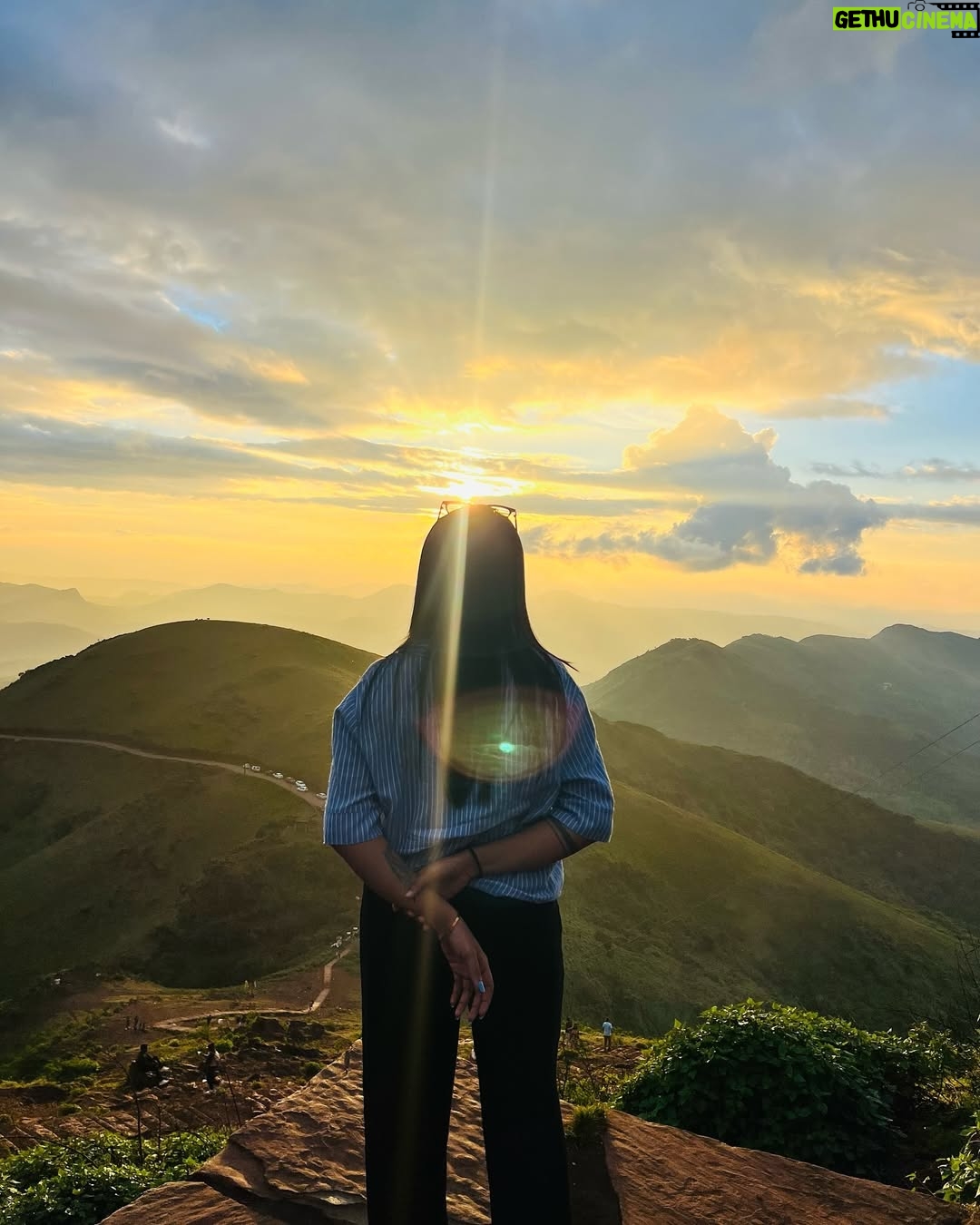 Pavithra Gowda - 18K Likes - Fascinating Chikkamagaluru🫠🤍

#pavigowda♥️ #instagram #instagood #chikkamagaluru