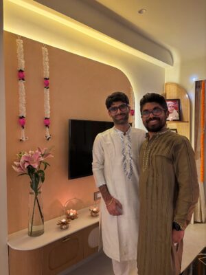 Pavni Mehrotra Instagram - Aur phir saath mil kar sajaya humne apne
“Sapno Ka Ghar” 🪔🏡🧿
.
.
.
#newhome #diwali #blessings #family #pavnilaughs