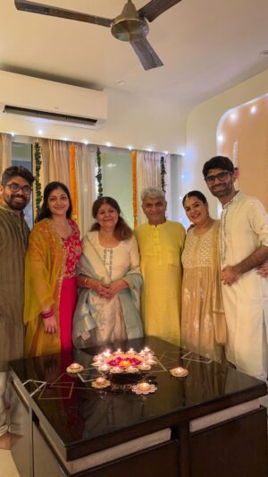 Pavni Mehrotra Instagram - Naye Ghar wali Diwali #2025🪔🙏🧿
.
.
.
#newhome #diwali #interiors #pavnilaughs #asianpaints #scandanaviandesign #contentcreator