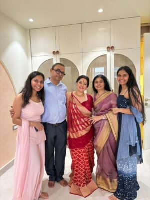 Pavni Mehrotra Instagram - Apka humare “NAYE GHAR” mein swagat hai🏡♥️
.
.
.
#newhome #grahpravesh🏠 #pooja #home #pavnilaughs