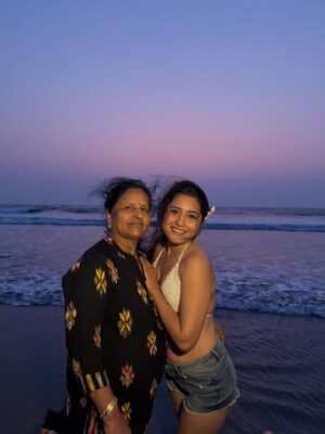 Payal Gupta Instagram - Meet me where the day ends ..🌇🏖️👙
.
.
.
[goa , beach day, vitamin sea , family time, goa trip , sunset, sun , ]

#beachday #familytime #blessed #gratitude #universe #goa #goatrip #goal #sunset #sunsetvibes #sunsets #sunlight #sunsetphotography #photoshoot