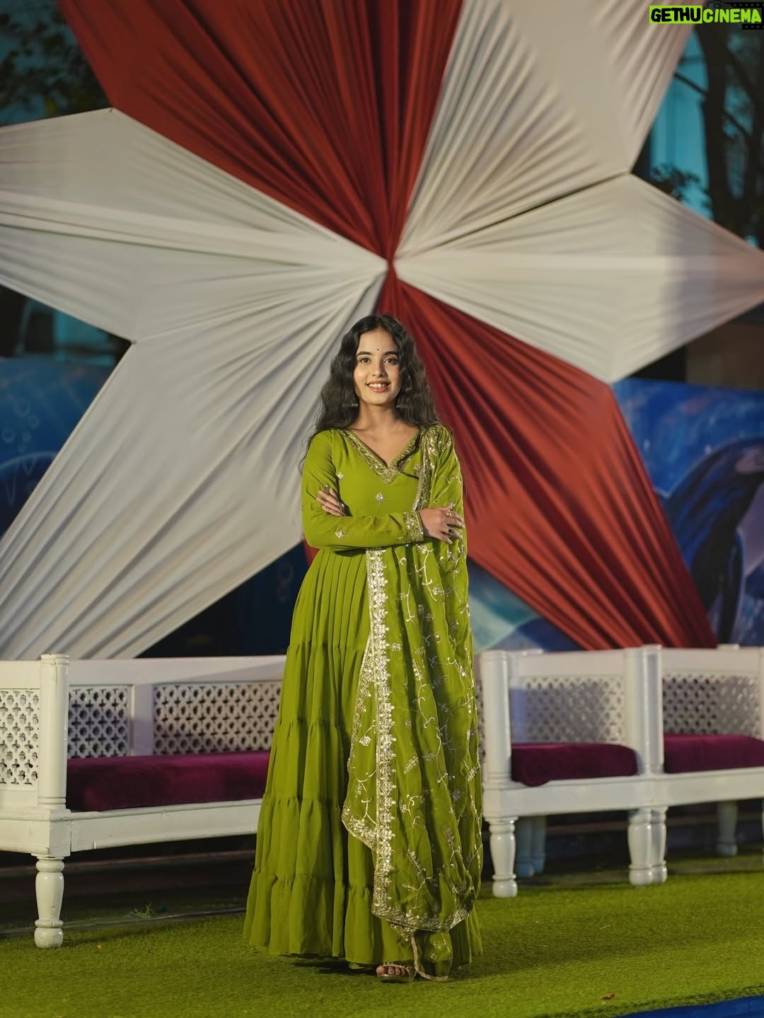 Payal Panchal - 109K Likes - चोरी से मुझको ही तकता हुआ…💫
pc :- @mr_sumit_rajput_3 
.
.
.
.
.
.
.
.
.
.
.
.
.
.

#payalpanchal #wedding #traditional