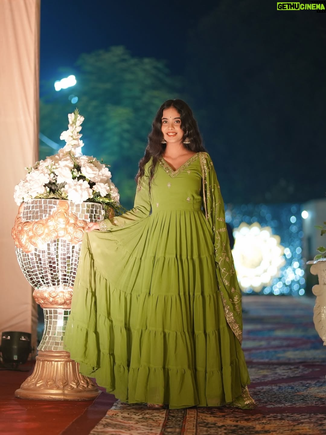 Payal Panchal - 109K Likes - चोरी से मुझको ही तकता हुआ…💫
pc :- @mr_sumit_rajput_3 
.
.
.
.
.
.
.
.
.
.
.
.
.
.

#payalpanchal #wedding #traditional