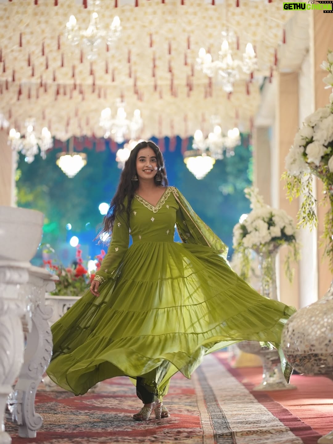 Payal Panchal - 109K Likes - चोरी से मुझको ही तकता हुआ…💫
pc :- @mr_sumit_rajput_3 
.
.
.
.
.
.
.
.
.
.
.
.
.
.

#payalpanchal #wedding #traditional